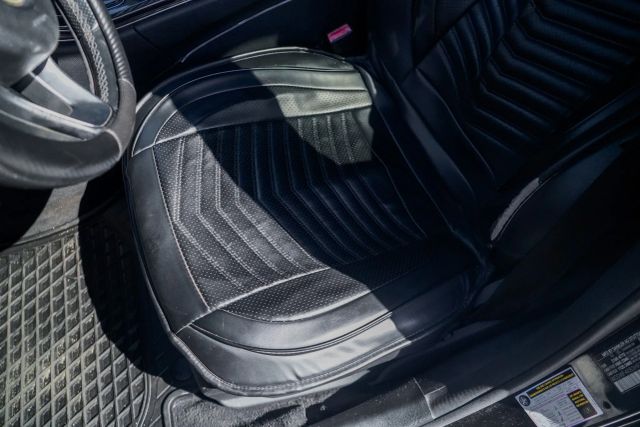 
								2017 Mercedes-Benz C-Class C 300 4MATIC Sedan 4D full									