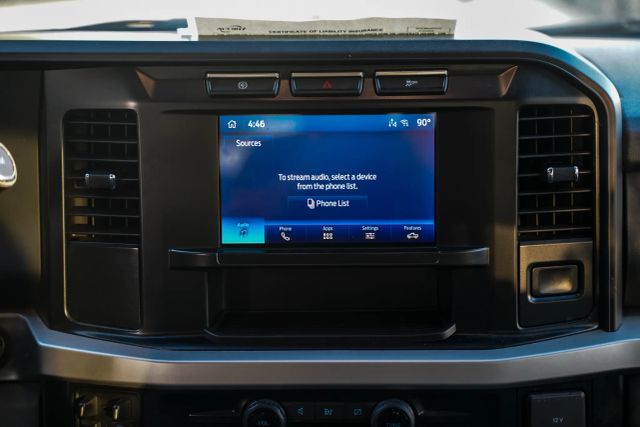 
								2024 Ford F350 Super Duty Crew Cab XLT Pickup 4D 8 ft full									