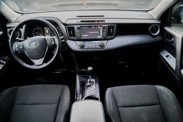 
								2017 Toyota RAV4 XLE Sport Utility 4D full									