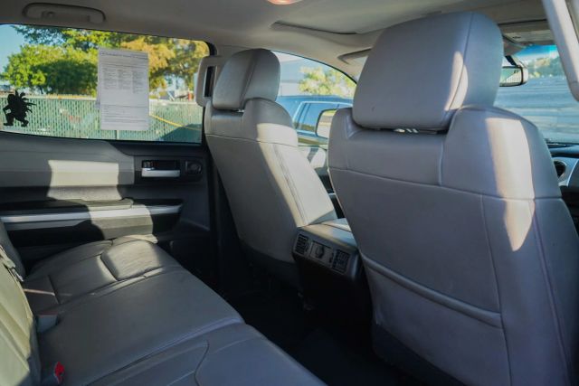 
								2016 Toyota Tundra CrewMax Limited Pickup 4D 5 1/2 ft full									