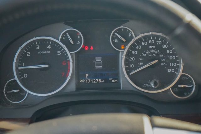 
								2016 Toyota Tundra CrewMax Limited Pickup 4D 5 1/2 ft full									