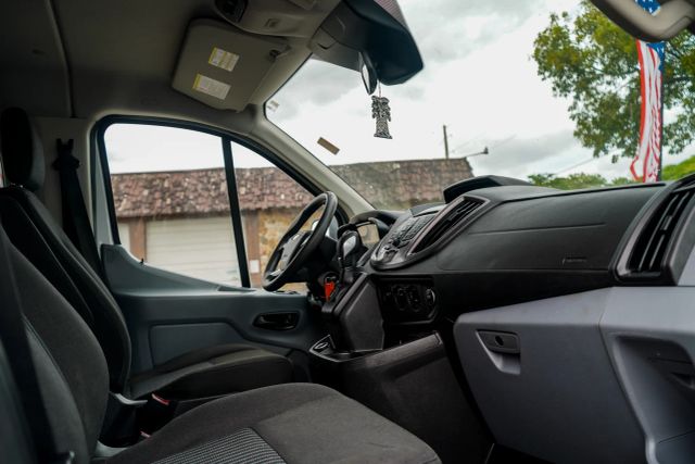 
								2018 Ford Transit 350 Wagon XLT w/Low Roof w/Sliding Side Door Van 3D full									