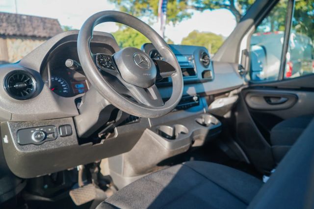 
								2022 Mercedes-Benz Sprinter 2500 Cargo High Roof w/170  WB Van 3D full									