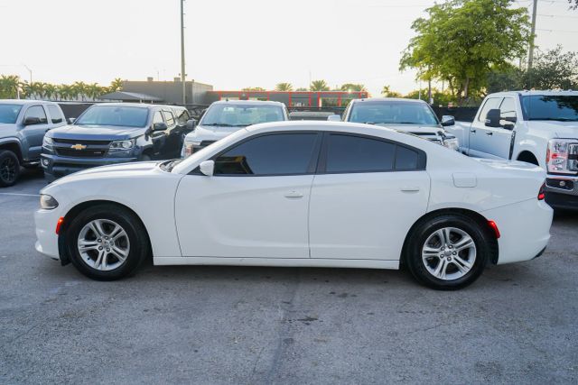 
								2020 Dodge Charger SXT Sedan 4D full									