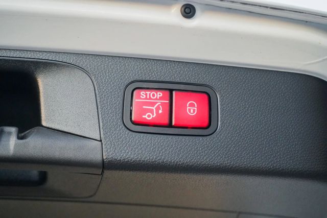 
								2018 Mercedes-Benz GLC GLC 300 Sport Utility 4D full									