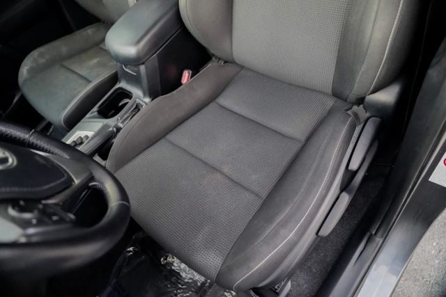 
								2017 Toyota RAV4 XLE Sport Utility 4D full									