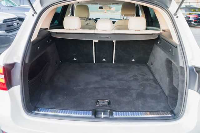 
								2018 Mercedes-Benz GLC GLC 300 Sport Utility 4D full									