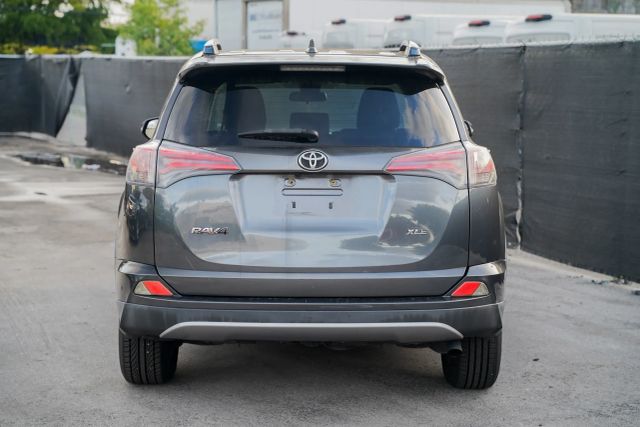 
								2017 Toyota RAV4 XLE Sport Utility 4D full									