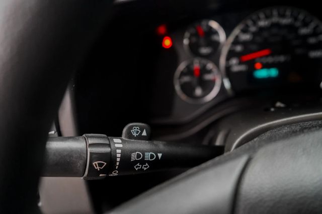 
								2017 Chevrolet Express Commercial Cutaway Cutaway Van 2D full									