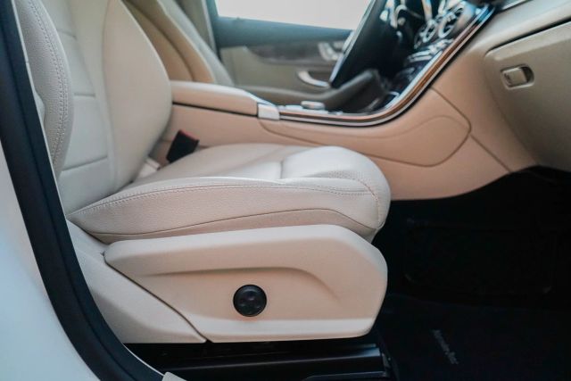 
								2018 Mercedes-Benz GLC GLC 300 Sport Utility 4D full									