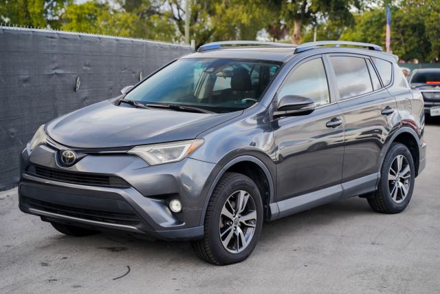 
								2017 Toyota RAV4 XLE Sport Utility 4D full									