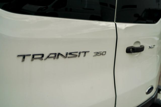 
								2018 Ford Transit 350 Wagon XLT w/Low Roof w/Sliding Side Door Van 3D full									