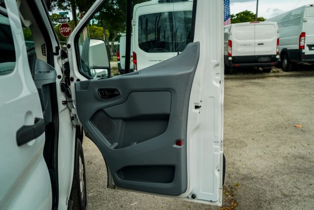 
								2018 Ford Transit 350 Wagon XLT w/Low Roof w/Sliding Side Door Van 3D full									