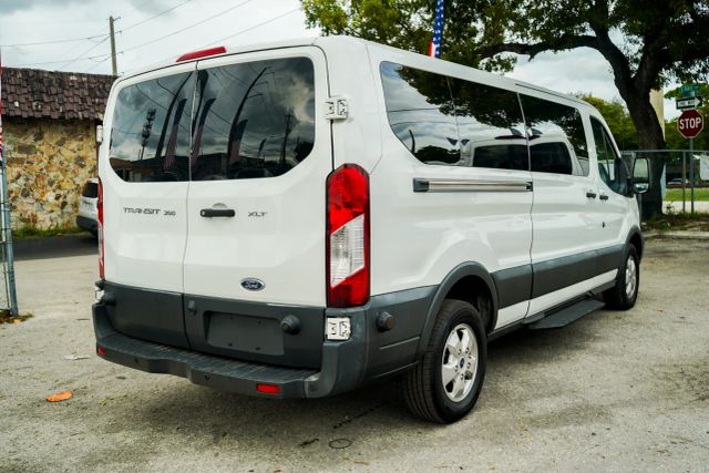 
								2018 Ford Transit 350 Wagon XLT w/Low Roof w/Sliding Side Door Van 3D full									