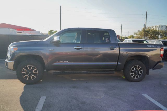 
								2016 Toyota Tundra CrewMax Limited Pickup 4D 5 1/2 ft full									
