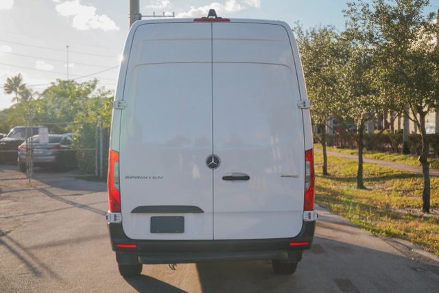 
								2022 Mercedes-Benz Sprinter 2500 Cargo High Roof w/170  WB Van 3D full									