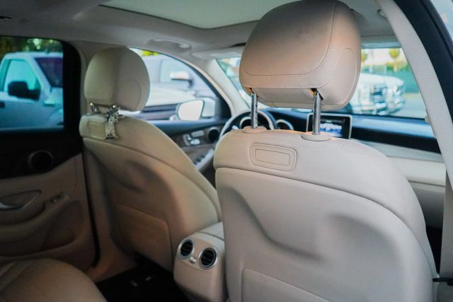 
								2018 Mercedes-Benz GLC GLC 300 Sport Utility 4D full									