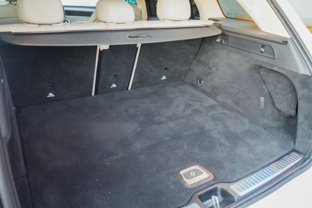 
								2018 Mercedes-Benz GLC GLC 300 Sport Utility 4D full									