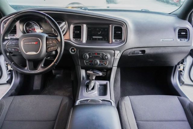 
								2020 Dodge Charger SXT Sedan 4D full									