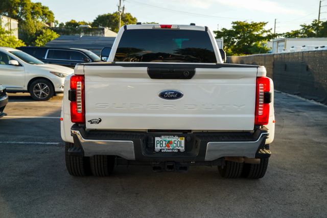 
								2024 Ford F350 Super Duty Crew Cab XLT Pickup 4D 8 ft full									