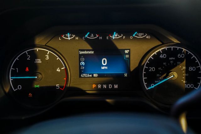 
								2024 Ford F350 Super Duty Crew Cab XLT Pickup 4D 8 ft full									