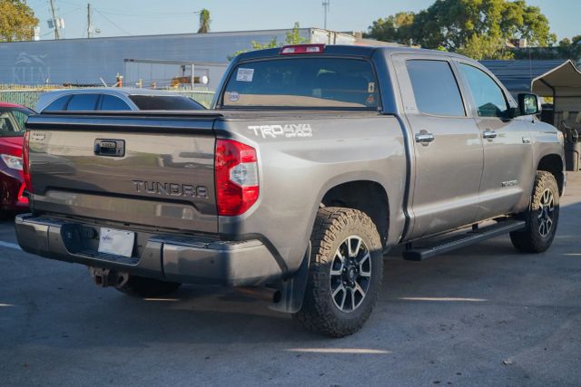 
								2016 Toyota Tundra CrewMax Limited Pickup 4D 5 1/2 ft full									