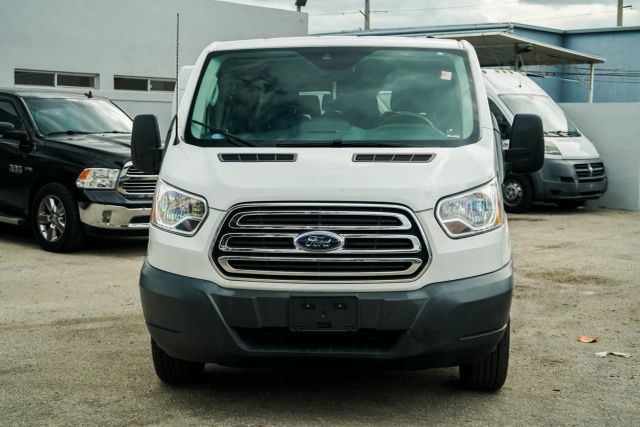 
								2018 Ford Transit 350 Wagon XLT w/Low Roof w/Sliding Side Door Van 3D full									