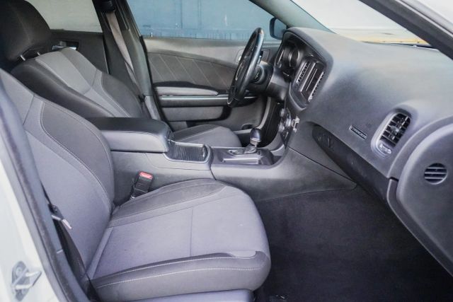 
								2020 Dodge Charger SXT Sedan 4D full									