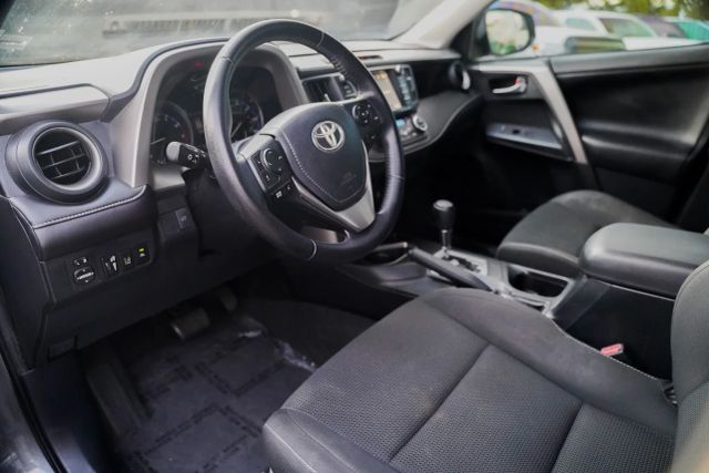 
								2017 Toyota RAV4 XLE Sport Utility 4D full									