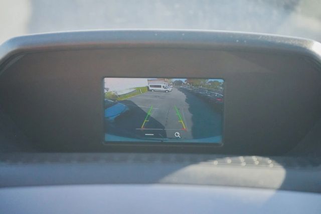 
								2018 Ford Transit 350 Wagon XLT w/Medium Roof w/Sliding Side Door Van 3D full									