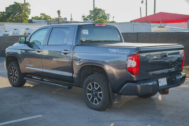 
								2016 Toyota Tundra CrewMax Limited Pickup 4D 5 1/2 ft full									