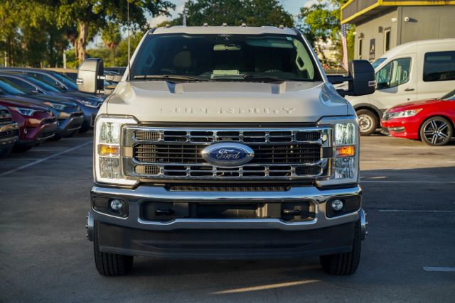 
								2024 Ford F350 Super Duty Crew Cab XLT Pickup 4D 8 ft full									