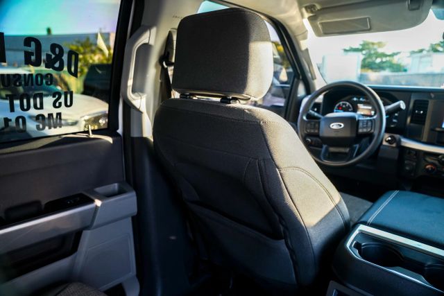 
								2024 Ford F350 Super Duty Crew Cab XLT Pickup 4D 8 ft full									