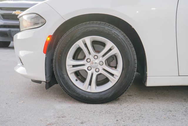 
								2020 Dodge Charger SXT Sedan 4D full									