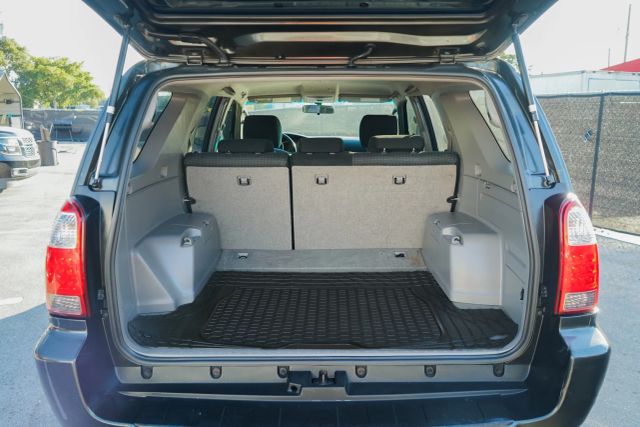 
								2007 Toyota 4Runner SR5 Sport Utility 4D full									