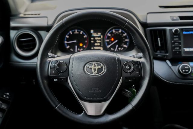 
								2017 Toyota RAV4 XLE Sport Utility 4D full									