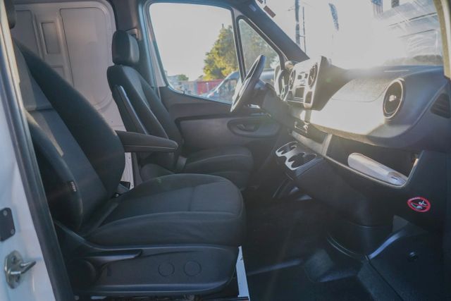 
								2022 Mercedes-Benz Sprinter 2500 Cargo High Roof w/170  WB Van 3D full									