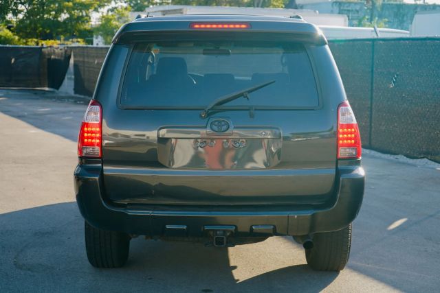 
								2007 Toyota 4Runner SR5 Sport Utility 4D full									