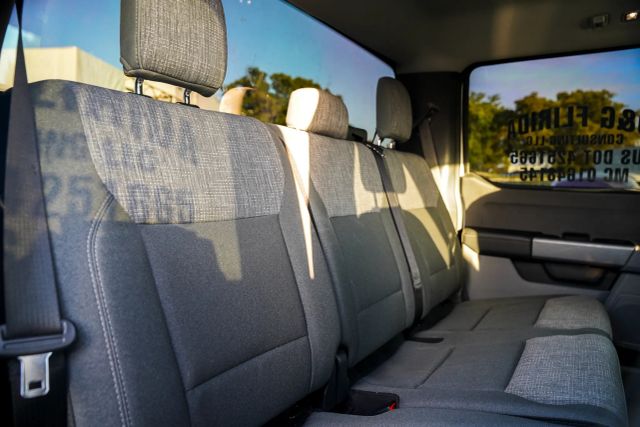 
								2024 Ford F350 Super Duty Crew Cab XLT Pickup 4D 8 ft full									