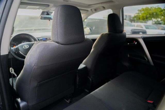 
								2017 Toyota RAV4 XLE Sport Utility 4D full									