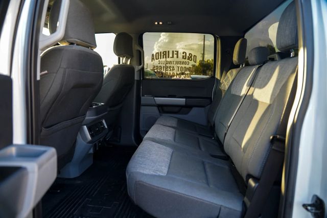 
								2024 Ford F350 Super Duty Crew Cab XLT Pickup 4D 8 ft full									