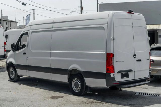 
								2023 Mercedes-Benz Sprinter 2500 Cargo High Roof w/170  WB Van 3D full									
