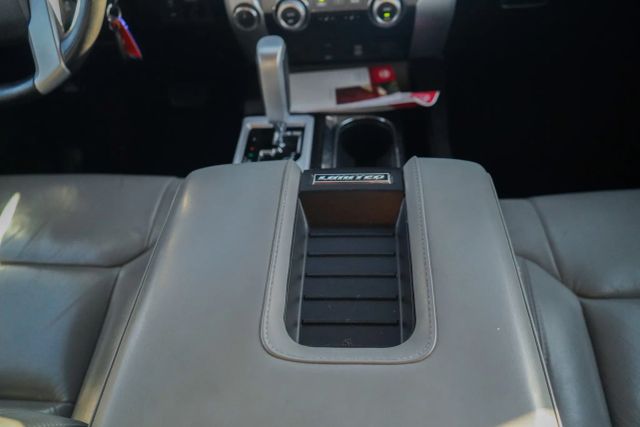 
								2016 Toyota Tundra CrewMax Limited Pickup 4D 5 1/2 ft full									