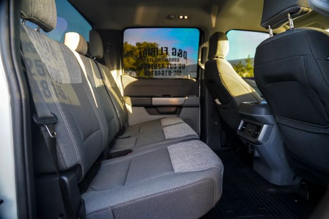 
								2024 Ford F350 Super Duty Crew Cab XLT Pickup 4D 8 ft full									