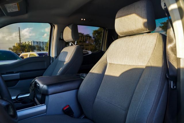 
								2024 Ford F350 Super Duty Crew Cab XLT Pickup 4D 8 ft full									