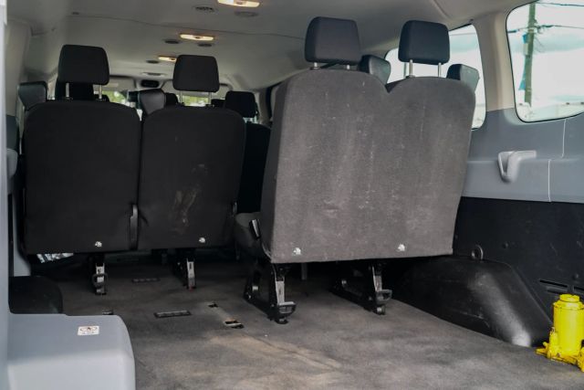 
								2018 Ford Transit 350 Wagon XLT w/Low Roof w/Sliding Side Door Van 3D full									