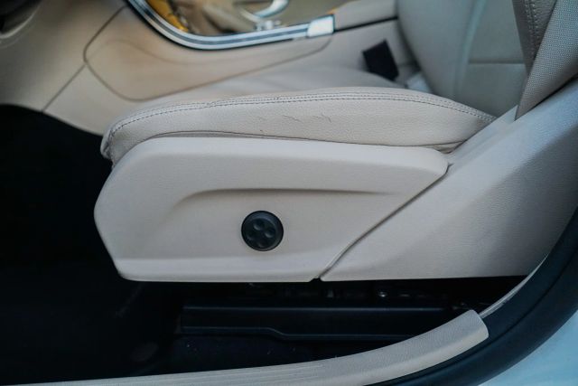 
								2018 Mercedes-Benz GLC GLC 300 Sport Utility 4D full									