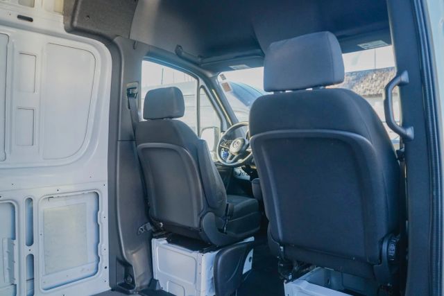 
								2022 Mercedes-Benz Sprinter 2500 Cargo High Roof w/170  WB Van 3D full									