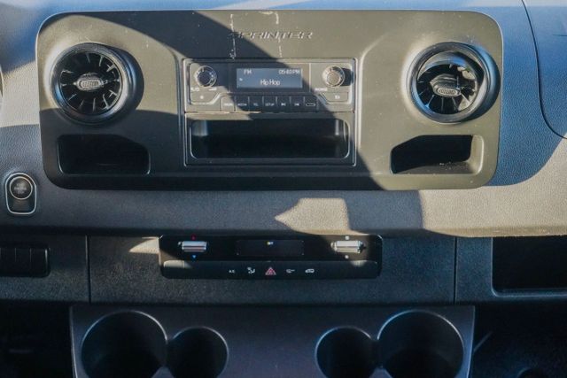 
								2022 Mercedes-Benz Sprinter 2500 Cargo High Roof w/170  WB Van 3D full									