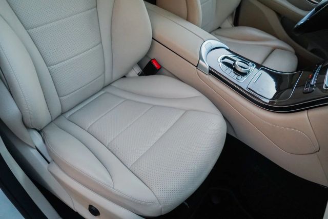 
								2018 Mercedes-Benz GLC GLC 300 Sport Utility 4D full									